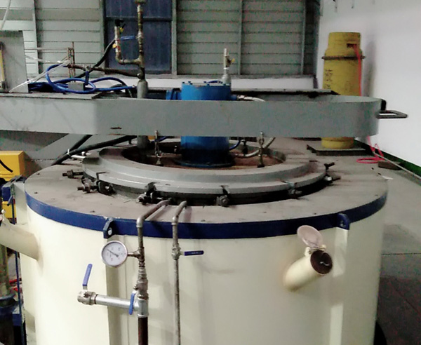 Surface nitriding well furnace